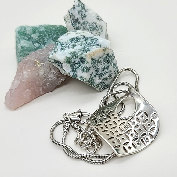 Brighton "GEO TWIRL" Wavd Silver Plated Pendant Neck w Cut-Out Patterned Detail! - Picture 10 of 11